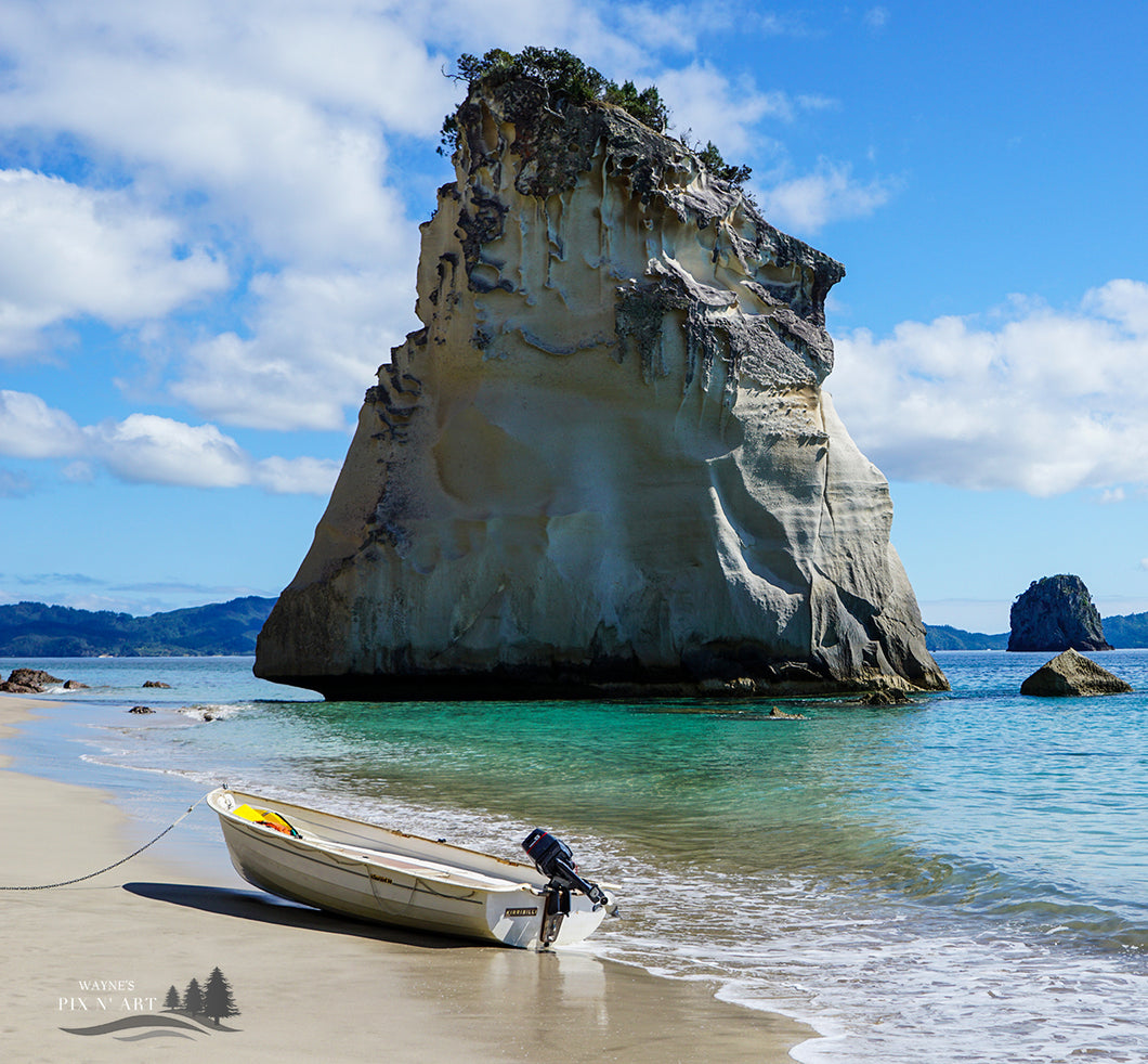 Photo NZ: Cathedral Cove, North Island, New Zealand